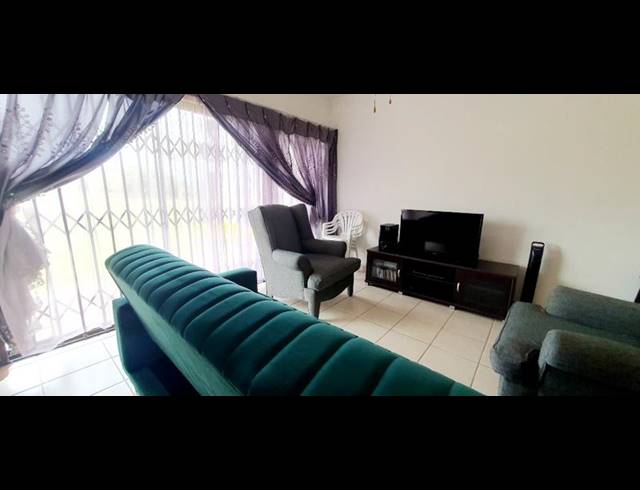 3 BEDROOM APARTMENT FOR SALE IN SCOTTBURGH SOUTH